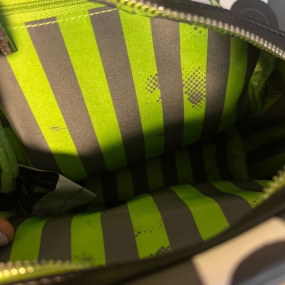 Beetle juice loungefly mini bag - Picture 2 of 2
